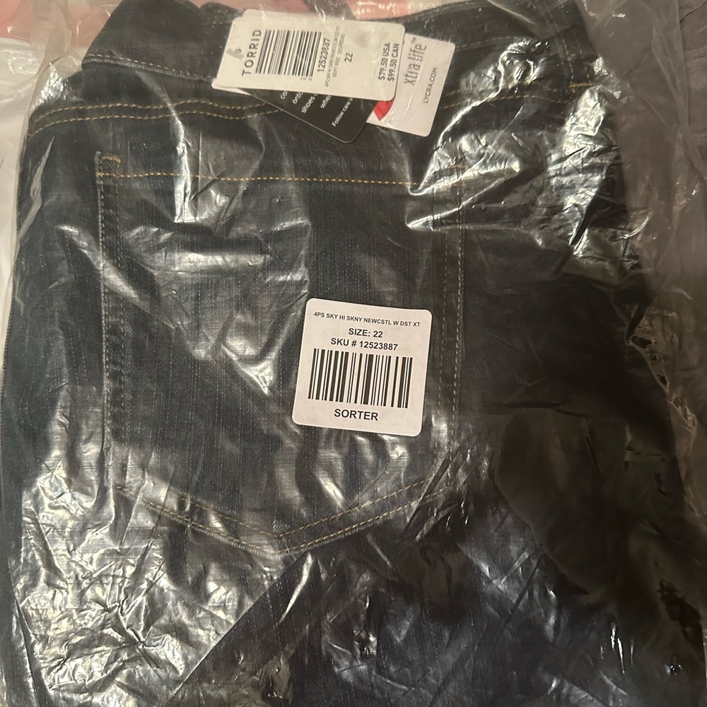 Navy torrid Sky High Skinny Jeans NWT